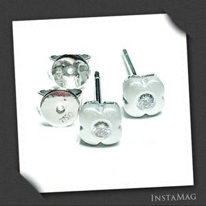18KT WHITE GOLD & DIAMOND Flower Stud Earrings